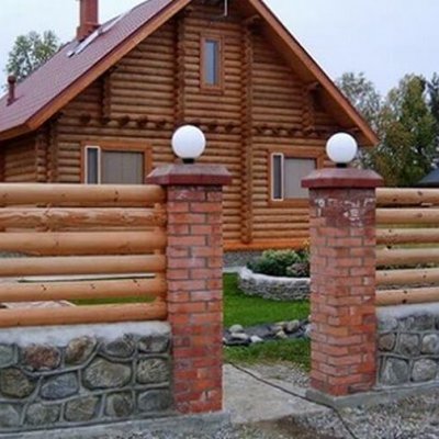 Подсветка калитки в стиле шале